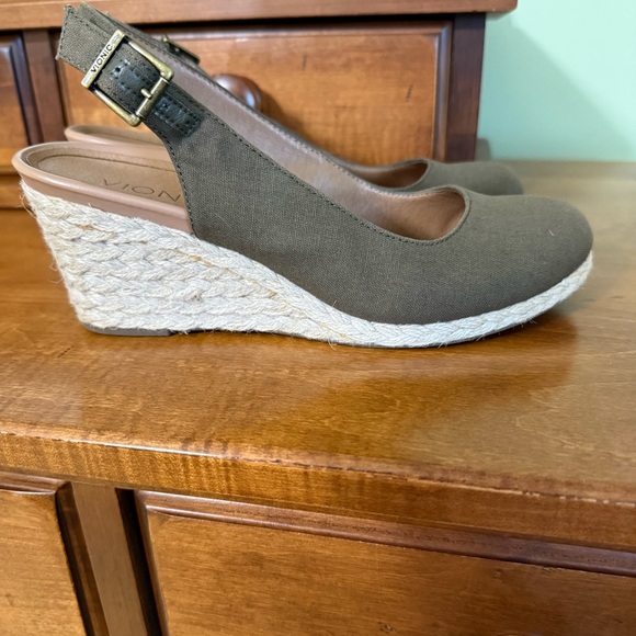 Vionic Corolina Olive Green canvas Wedge Shoes with Cushioned Insole - Picture 3 of 14